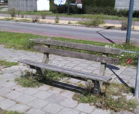 VERKEERSMEUBILAIR onkruid rondom obstakels bedekking voeglengte: < 5%