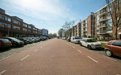 Overzicht kenmerken Categorie : bestaande bouw Soort object : appartement Bouwjaar : ca. 1960 Woonoppervlakte : ca. 70 m 2 Perceel : ca. 75 m 2 Woninginhoud : ca.