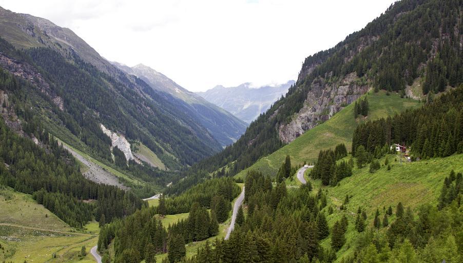 In Kaunertal moet je telkens zonder beginsnelheid weer de berg op en nog steiler dan de trainingsbultjes, zwaar maar super mooi.