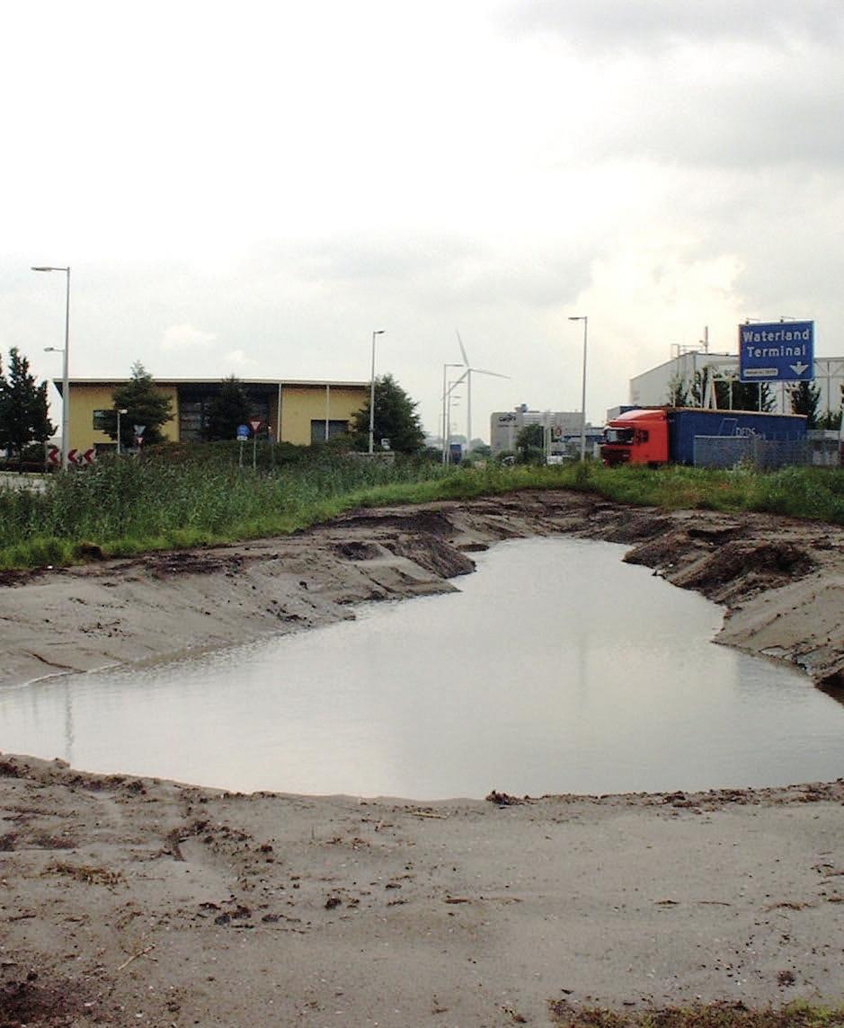 Casus ontwikkeling woningbouw Bij de aanleg van grootschalige bedrijventerreinen zoals de Boekelermeer in Alkmaar en Westpoort van Haven Amsterdam zijn maatregelen getroffen om rugstreeppadden