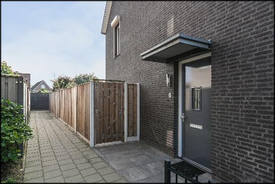 Comfortabel wonen in een riant opgezette woning,