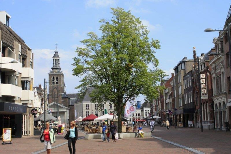 Roosendaal is een kleine stad in het westen van de provincie Noord-Brabant.
