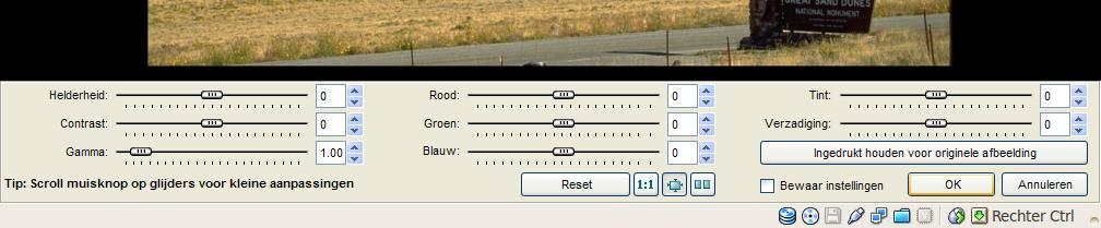 De bediening kan gebeuren via de slepers, of via het intikken van een getal in de kleine vakjes naast de slepers. Je kan die getallen nog verhogen of verlagen via de pijltjes (voor kleine correcties).