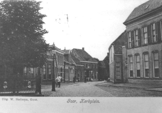 De Diepenheimseweg daarentegen kent een veel ruimere opzet, bebouwing van met een vrijstaand soms villakarakter op ruime (groene) kavels.