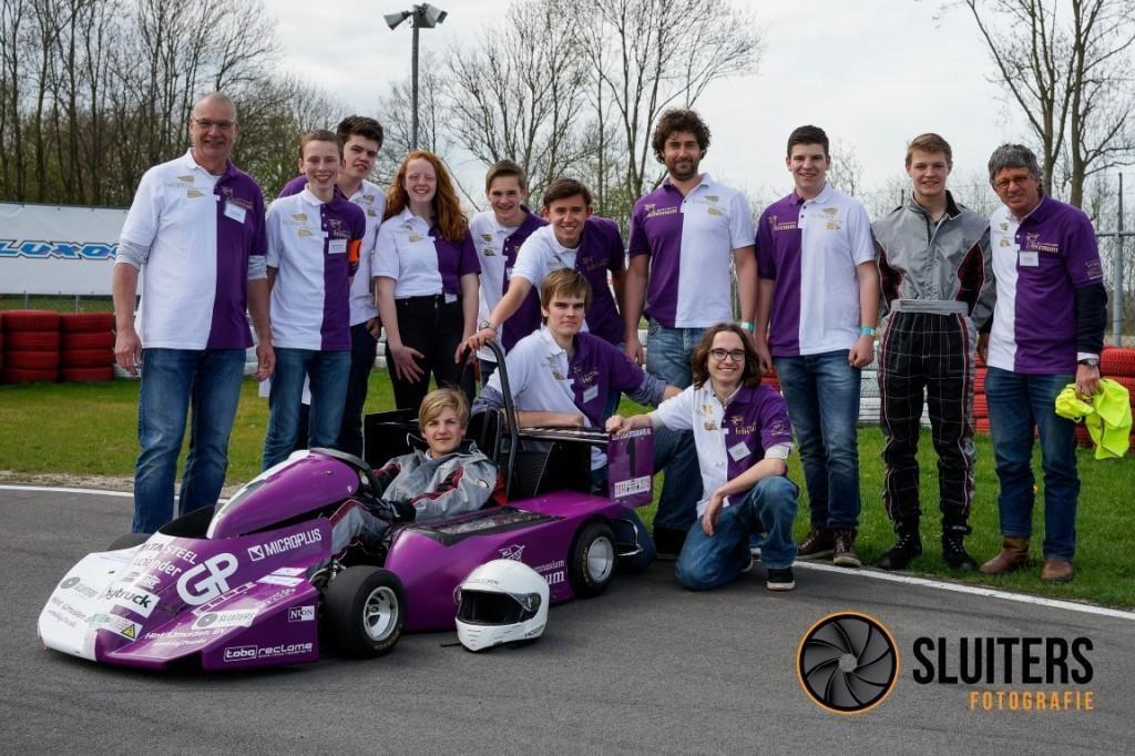 SUPERKART TEAM VELSEN NIEUWSBRIEF Gymnasium Felisenum en Technisch College Velsen Juli 2015 Beste lezer, Beste lezer, Hierbij leest u de editie mei van de Superkart Dit