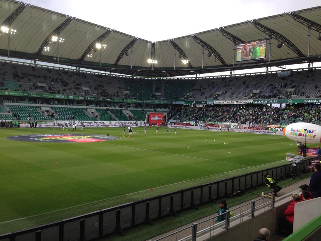 De Club Geschiedenis VFL Wolfsburg VFL Wolfsburg is opgericht op 12 september 1945. Sinds het seizoen 1997/1998 speelt de club op het hoogste niveau van Duitsland.