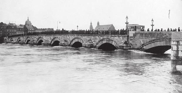 Maar voor Maastricht is de relatie tussen stad en rivier van groot belang. Met name in Wyck geeft het beschermd stadsgezicht de nodige beperkingen.