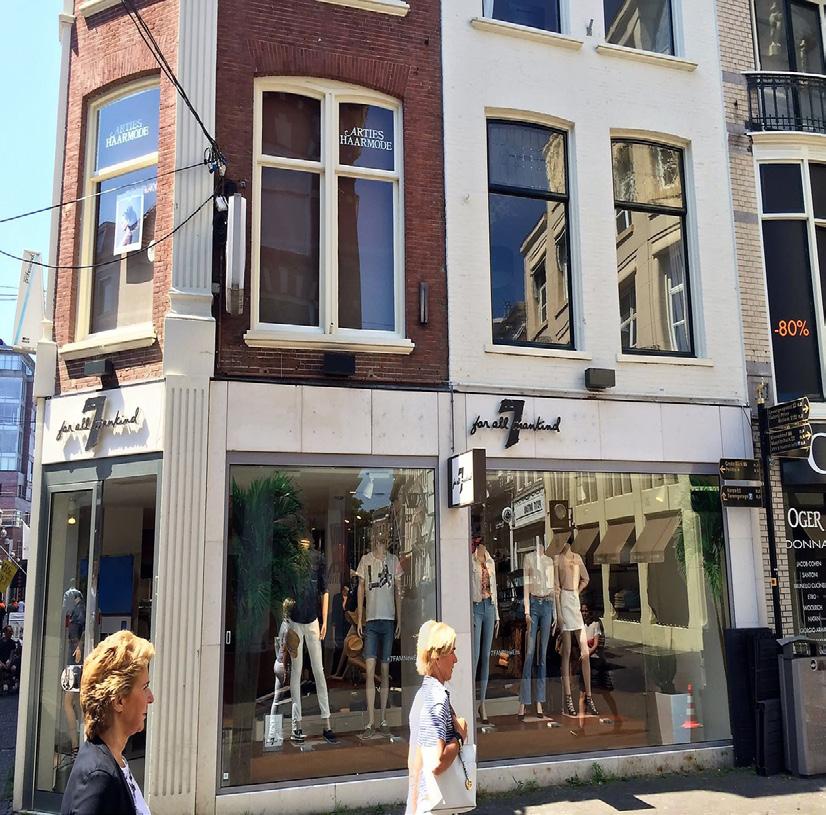 Noordeinde LOCATIE In het hartje van historisch Den Haag ligt het koninklijkste winkelgebied van Nederland: Het Noordeinde.