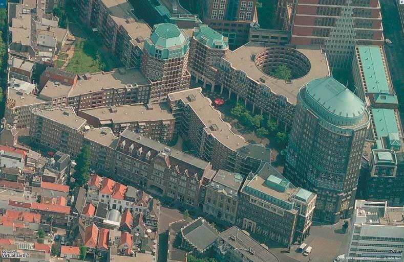 Verdichting boven de 50 meter in de vorm van hoogbouw Hoogbouw doet zich enerzijds voor als vrijstaande woon- of kantorentoren zoals Het Strijkijzer of de Da Vinci torens in Scheveningen-Bad.