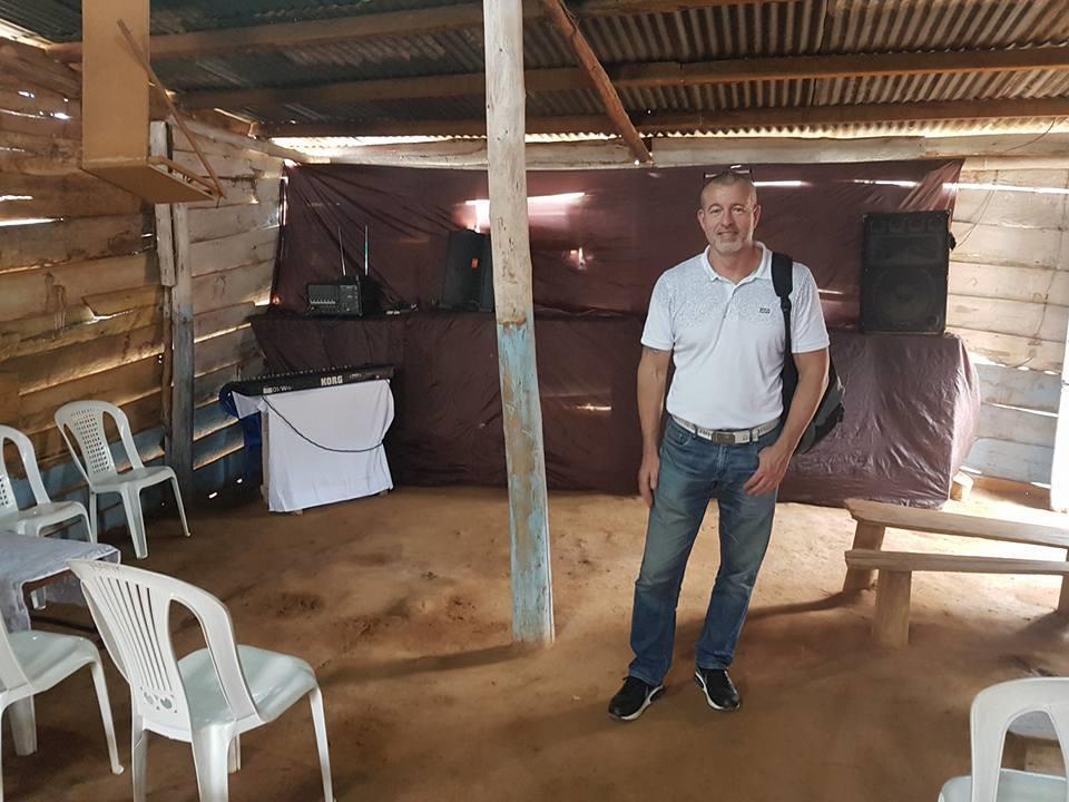 Reis Oeganda November 2016 Deze reis heb ik Ruud samen met Pieter Jan gemaakt en begon in Kampala Kirindi district, waar we naar de nieuwe kerk van Pastor Richard zijn gegaan.