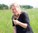 Margriet Brouwer, Projectleider bij Landschapsbeheer Flevoland: Wij zijn bezig om samen met grondeigenaren het beheer van bermsloten en bermen om te vormen van klepelen naar 2x/jaar maaien en