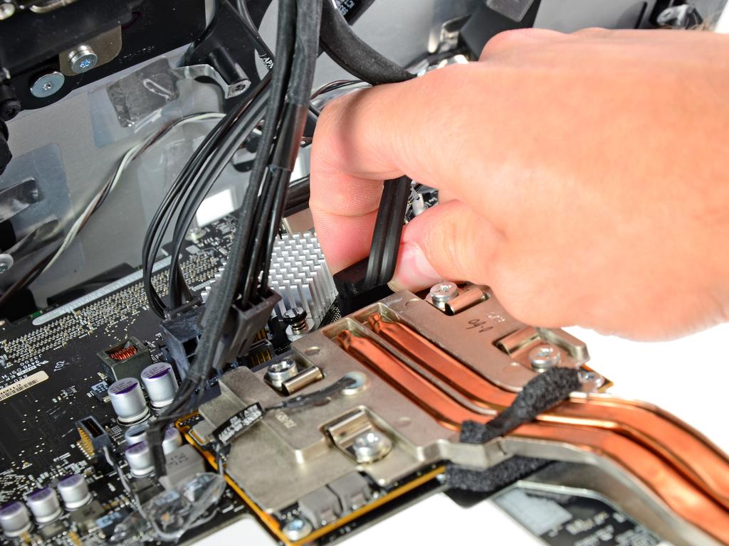 Intel imac 21,5 "EMC 2428 GPU Card Replacement Stap 41 En let niet op de