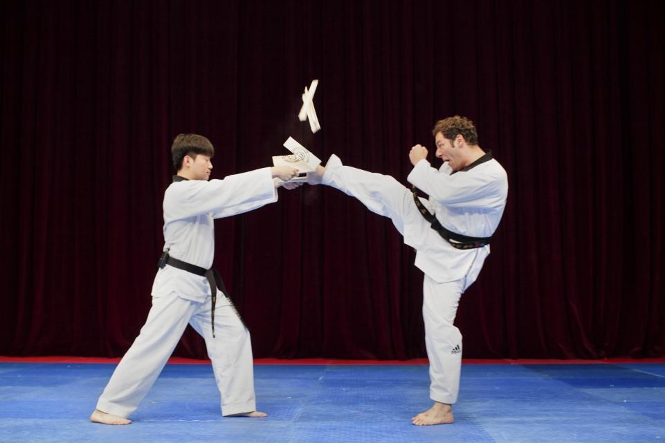 TAEKWONDO Wist je dat taekwondo een olympische sport is?