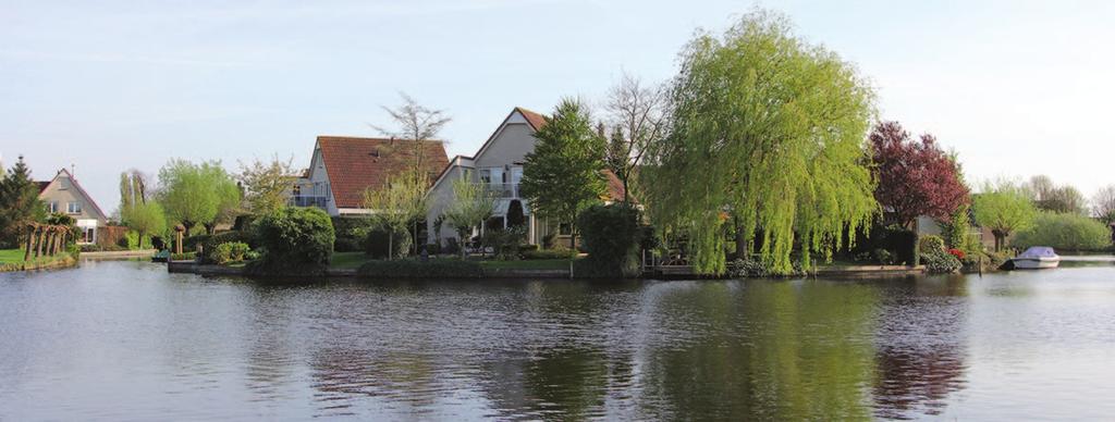 provincie Zuid-Holland. In 2013 telde het dorp 4878 inwoners.