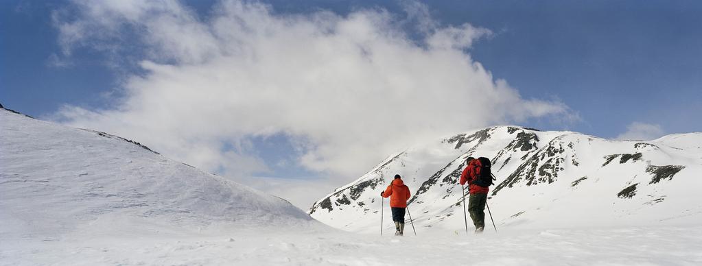 00u Optionele winterexcursies Hondensledetocht Sneeuwschoenwandelen Randonee Skitocht Lawine Cursus Rupsvoertuig Sneeuw ski
