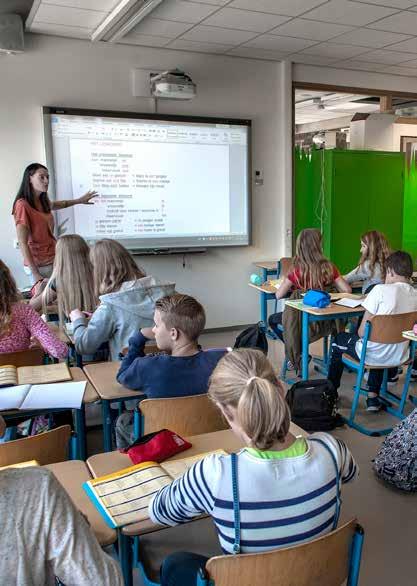 Lestijden We hebben een korte middagpauze, om de lengte van de schooldagen te beperken. Dat doen we omdat veel leerlingen wat verder van school wonen.