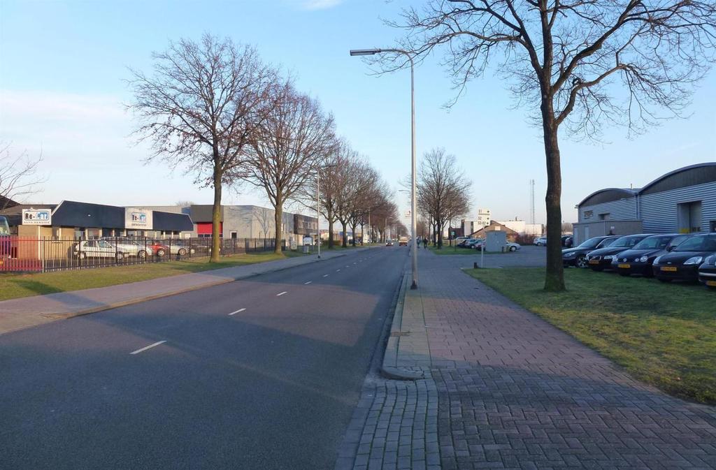 T e koop Zeer goed onderhouden bedrijfscomplex centraal gelegen op het bedrijventerrein "De Wieken" te Hoogeveen.