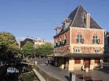 in, Woerden Prijs: 38,75 KEC0327W Stadswandeling: Utrecht in de middeleeuwen Start: