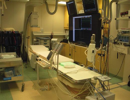 INFOBROCHURE IIEFO/Ablatie 9 Het onderzoek Het onderzoek vindt plaats in de hartkatheterisatiekamer van het ziekenhuis. Het kan een half uur tot één uur duren.