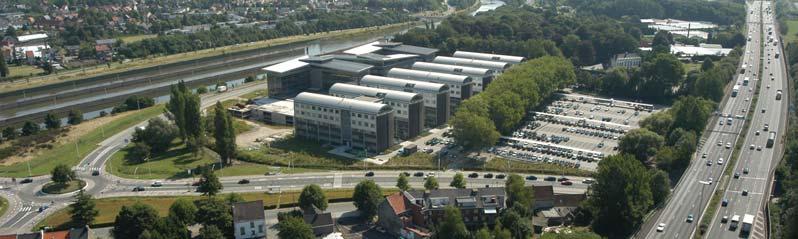Vastgoedmarkt Investeringsmarkt Tijdens het eerste semester van 2003 bedroegen de totale investeringen in kantoren voor de Brusselse regio 420 miljoen EUR t.o.v. 1,9 miljard EUR over het gehele jaar 2002.
