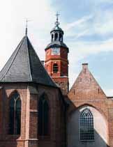 De kerk werd in 1367 gesticht als een kapel en in 1395 als parochiekerk vernoemd naar de Heilige Lambertus.