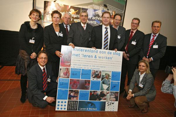 Regionaal Arbeidsmarkt Beleid Start in 2005: (2) Regiogemeenten met KvK, UWV, SW-bedrijf LANDER en ROC-Rivor