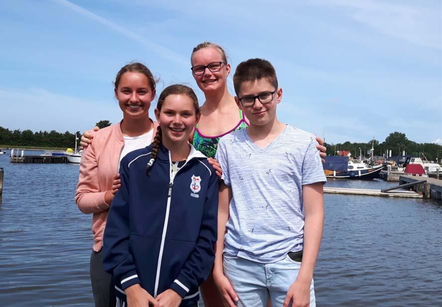 Bij de Open Water wedstrijd van de Oosterschelde oversteek werd ze tweede. Bij de Open Water wedstrijd in Oude Veer, lekker dichtbij, kreeg zij gezelschap van Jet, Emma en Collin.