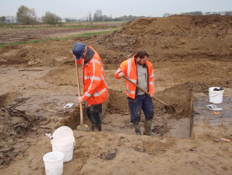 Archeologen aan het werk op Medel. Medel 1A Binnen het plangebied Medel 1A werd in 2007 booronderzoek verricht.