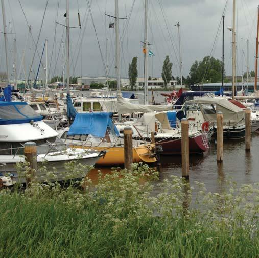 Het Veerse Meer was lang een zorgenkind. Inmiddels wordt het gebied actief aangepakt. Het nieuwe doorlaatmiddel (2004) is een successtory die navolging verdient.