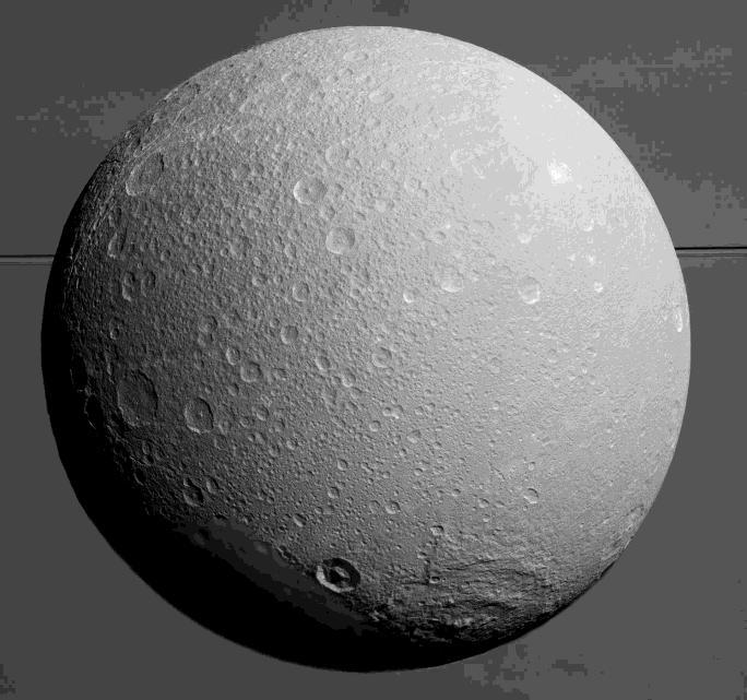 OCEAAN VAN VLOEIBAAR WATER OP MAAN DIONE Onderzoekers van de Koninklijke Sterrenwacht van België hebben onder het ijs van Saturnusmaan Dione een diepe oceaan van vloeibaar water ontdekt.