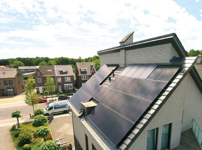 Zonnepanelen + zonneboiler = 100% rendement Steeds meer mensen kiezen ervoor om hun zonnepanelen te combineren met een zonneboiler: een slimme investering!