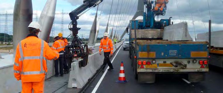 Voertuigkeringen voor bruggen Overgangselementen en speciale oplossingen Naast de gebruikelijke veiligheidsaspecten moet een voertuigkering voor een brug aan strengere eisen voldoen.