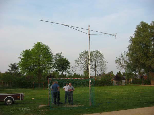 VOORWOORD ON7CI Over enkele weken is het weer velddag. Een oefening in paraatheid.