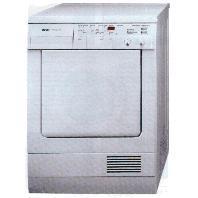 Het leveren en aanbrengen van een T-stuk op de wasmachine riolering t.b.v. de condensaansluiting.