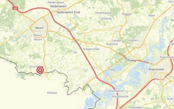 Ten noordwesten van het dorp ligt tevens een groot bosen heidegebied, waar natuurgebieden liggen als de Tungelerwallen en de Stramproyse heide.