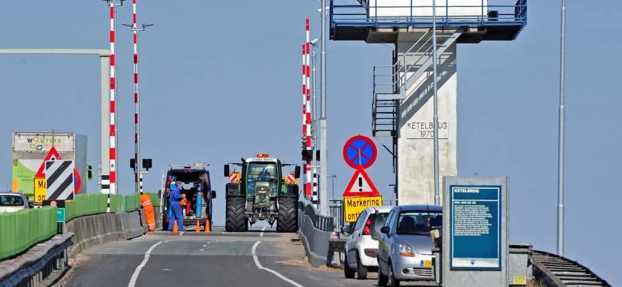 landbouwverkeer en autoverkeer Slecht oprijzicht voor landbouwverkeer door