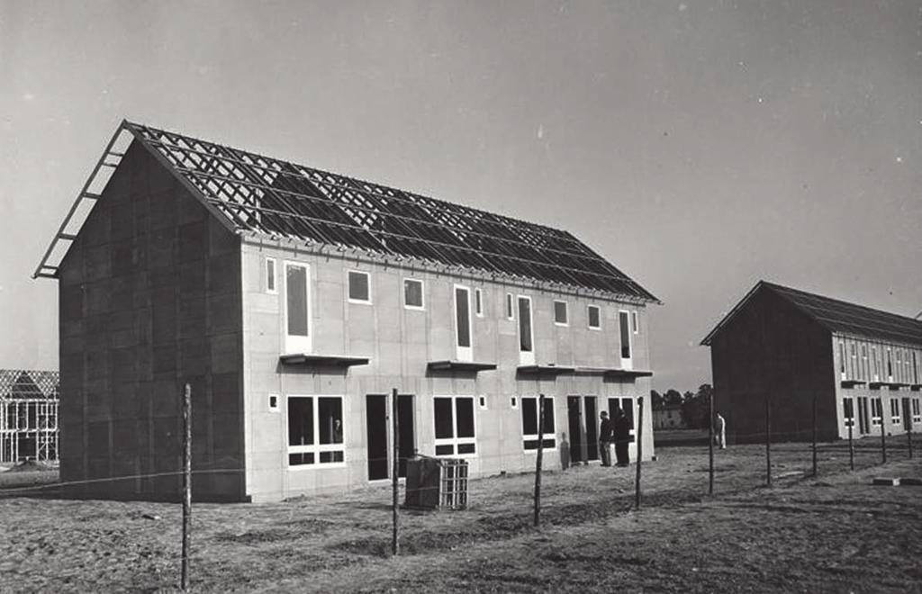 In een mum van tijd werd een complete wijk gebouwd. Vanaf toen konden Philips-werknemers in de buurt van de fabriek wonen. Na de Tweede Wereldoorlog had Eindhoven het moeilijk.
