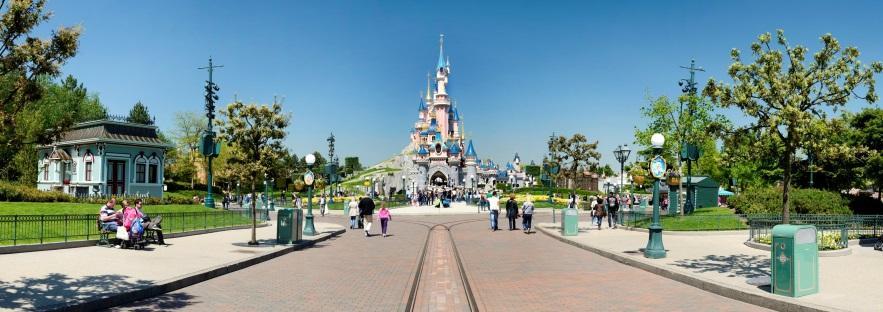 00uur zult u arriveren in Disneyland Paris.