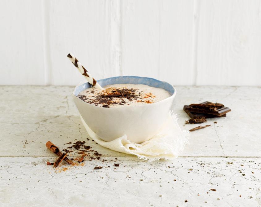 GEBRUIKSTIPS SOYA CHAI MET WARME CHOCOLADE Gebruikt u liever chaithee dan siroop? Laat de chai dan trekken in de Alpro drink (zeef als u theeblaadjes gebruikt) voor u deze aan de chocolade toevoegt.