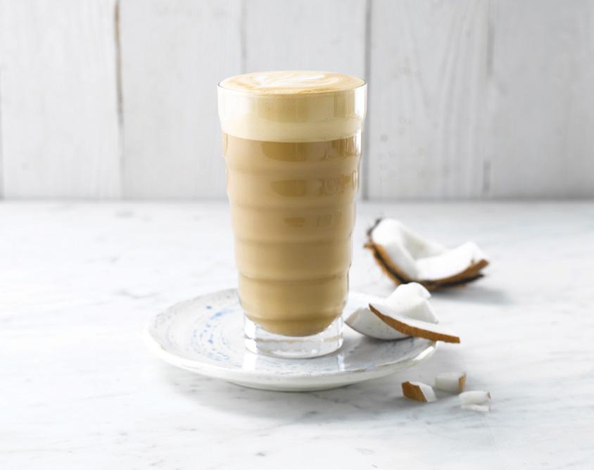 KOKOS LATTE 200 ml Alpro Coconut 'For Professionals' 1-2 shots espresso 1. Giet de Alpro Coconut 'For Professionals' in een inox melkkannetje. 2. Verhit het product met het stoompijpje tot 65 C en zorg ervoor dat het volume met een derde toeneemt.