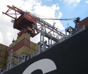Het Havenbedrijf overlegt ook met andere bedrijven over de mogelijkheden voor verplaatsing en treft voorbereidingen voor de komst van het fruitcluster uit de Merwehaven.