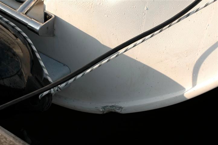 In het voorjaar van 2009 hadden we ineens een zeilboot, een enorm gevaarte met een mast er op en een motor er in waar je een dikke 6 knopen mee door het water kon varen.