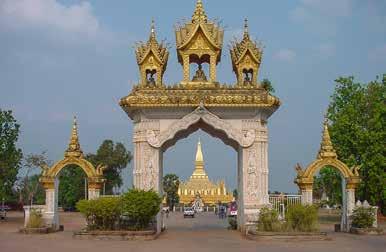 s Middags maken we een binnenlandse vlucht naar Luang Prabang. Na aankomst in Luang Prabang transfer naar het Villa Chitdara.