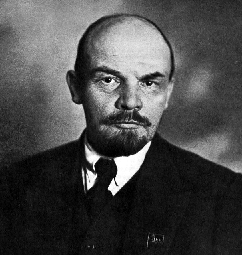 1917 revolutiejaar - februarirevolutie - tsaar treedt af - Voorlopige regering