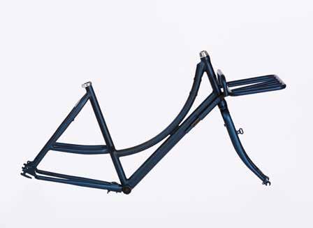 Doordat je dwars door je frame heen kunt kijken, krijg je een zeer speciale fietsbeleving! Geometrie: 67 graden balhoofdhoek.