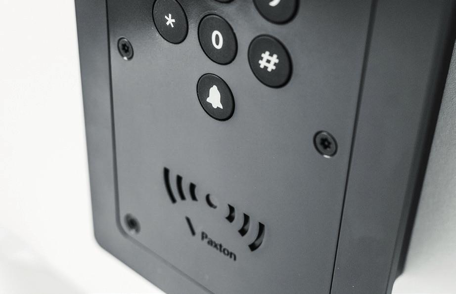 leest Paxton en MIFARE kaarttechniek Het standaard paneel is voorzien van een verlicht keypad Monitor voorzien van deurbel ingang Voor