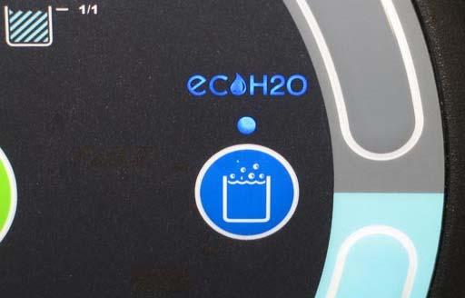 BEDIENING ec H2O KNOP (OPTIONEEL) Met de ec-h2o-knop kunt u het ec H2O systeem starten nadat u de knop 1 STAP hebt ingedrukt. Het lampje lussen het logo ec H2O en de ec H2O knop gaat aan.