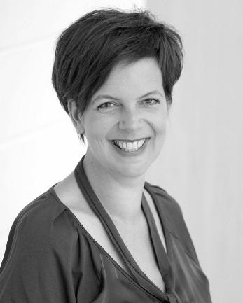 Over de auteurs Renata Verloop is specialist in online overheidscommunicatie. Ze is oorspronkelijk opgeleid als communicatieadviseur en houdt zich sinds 1996 uitsluitend bezig met online communicatie.