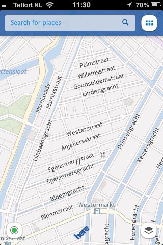 Afgezien van Open Street Maps (OSM) heeft elke leverancier zijn eigen app, maar er zijn ook talloze apps van derden die gebruik maken