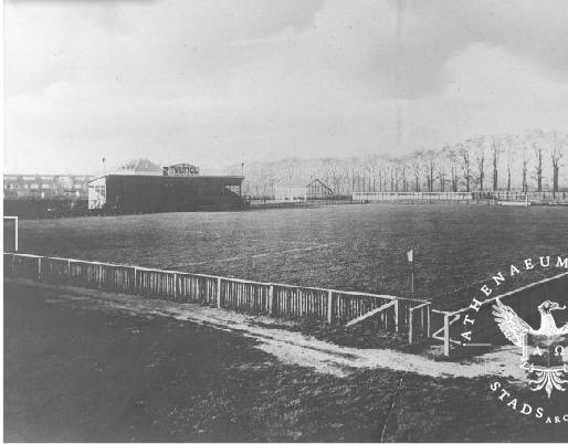 Bleekstraat en Veenweg in (1912) verbeterde het stadsbestuur